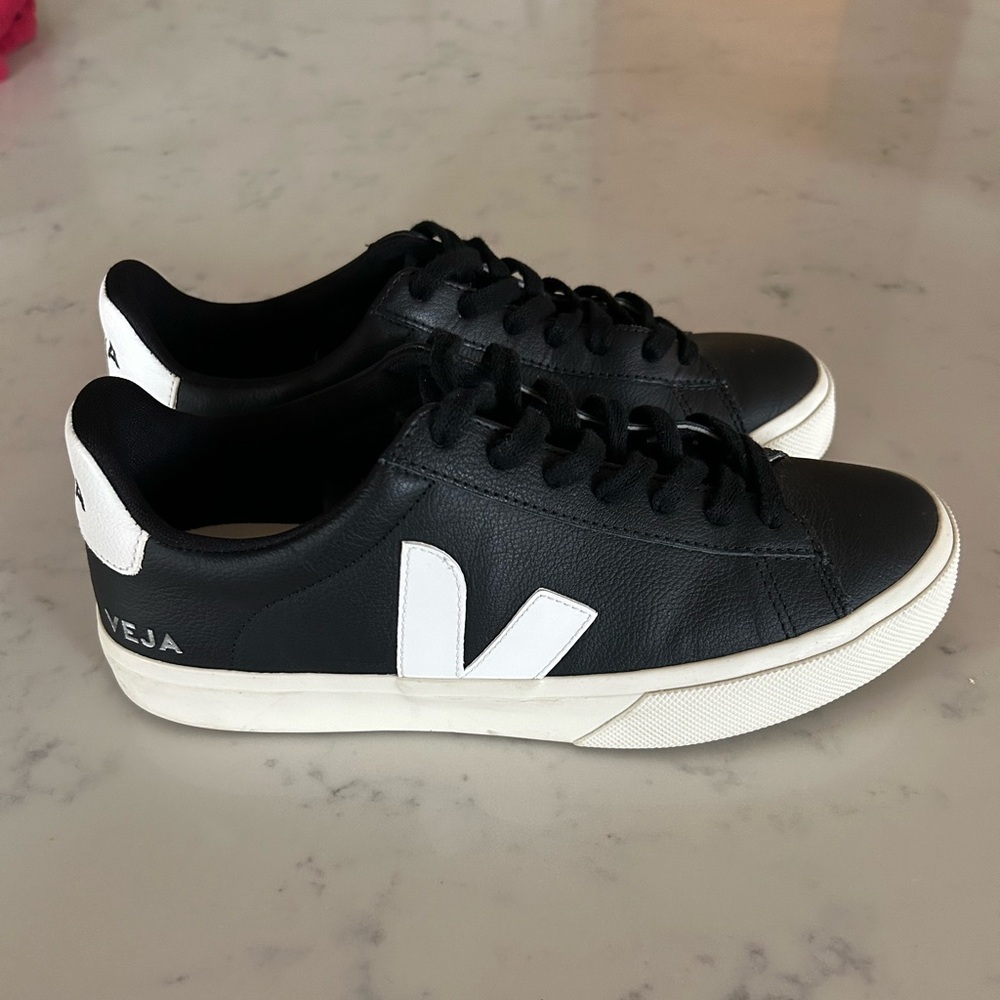 Veja men’s sneaker